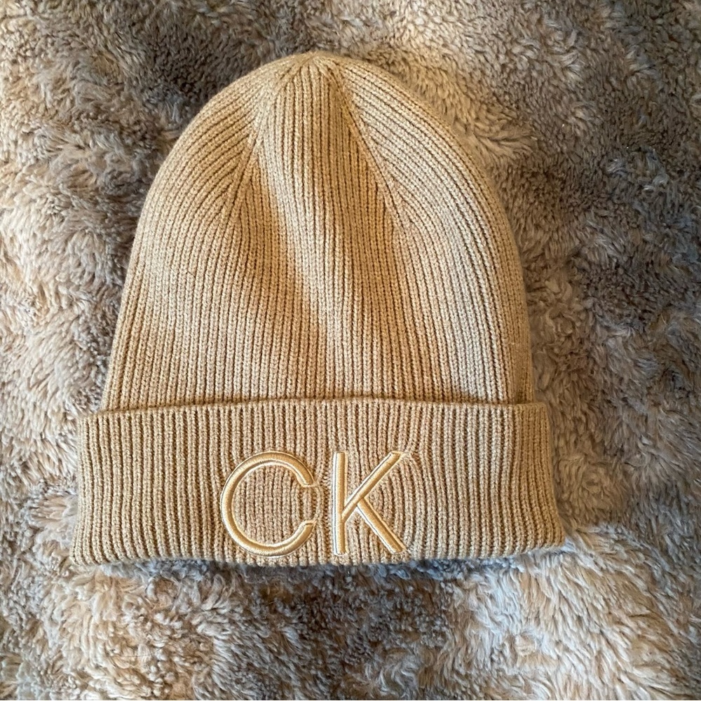 𝅺NWT Calvin Klein beanie